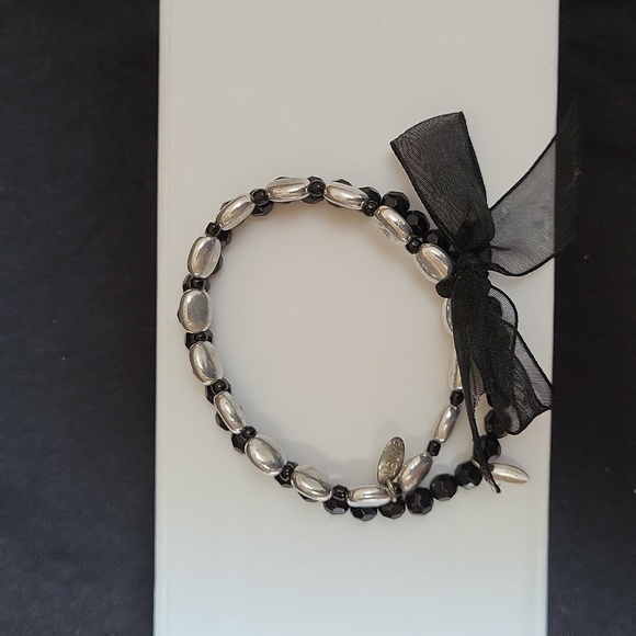 Vintage LBVYR Set of 2 Stretch Bracelets with Bow! - Picture 2 of 10